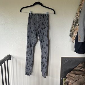 lululemon athletica Gray Patterned Leggings (aligned full length)